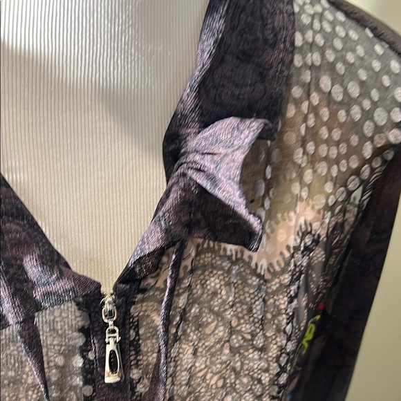 Black Floral Long Zip Front Top John Mark Large. WT247 - Picture 9 of 12